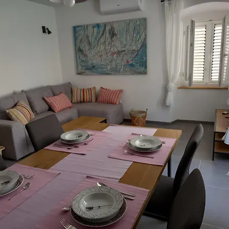 Apartman Aloha *